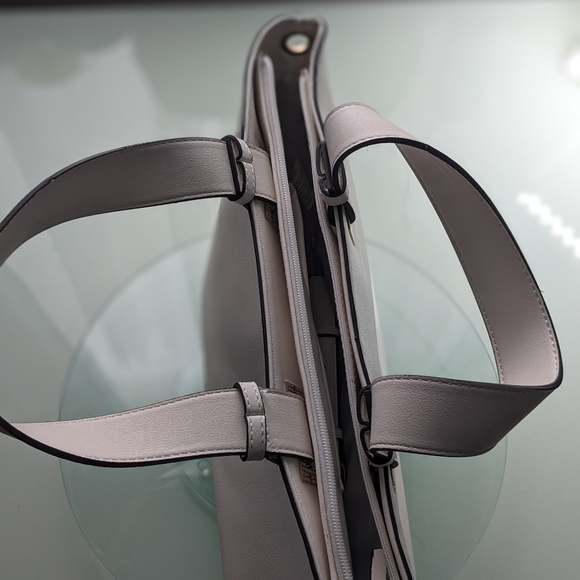 NWOT Large, white tote bag by Penningtons - Picture 6 of 16